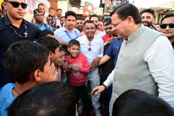 मुख्यमंत्री धामी ने चम्पावत सड़क मार्ग से किया दौरा, गांव-गांव में किया जनसंवाद और विकास कार्यों का लिया जायजा