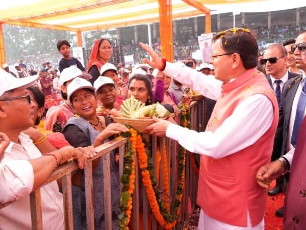 पंतनगर में मुख्यमंत्री धामी ने रजत जयंती वर्ष में कृषि विश्वविद्यालय में वृहद कृषक सम्मेलन का किया शुभारंभ