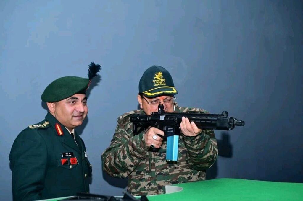 मुख्यमंत्री ने कुमाऊं रेजीमेंट केंद्र रानीखेत पहुंचकर अमर बलिदानियों को अर्पित की श्रद्धांजलि