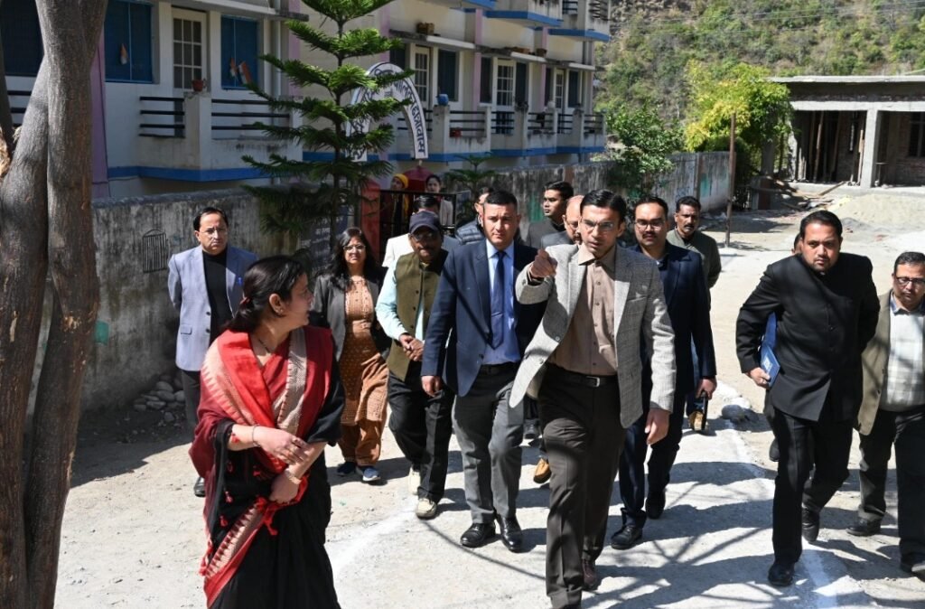 जिला प्रशासन के सतत प्रयासों से आधुनिकता की ओर अग्रसर जिले की शिक्षा व्यवस्था, केजीबीवी त्यूनी में खेल मैदान समतलीकरण को 10 लाख की मंजूरी