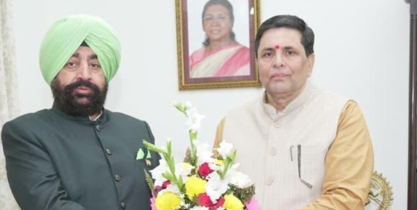 राज्यपाल से मिले संस्कृत विश्वविद्यालय के नए कुलपति प्रो. रमाकांत पांडेय