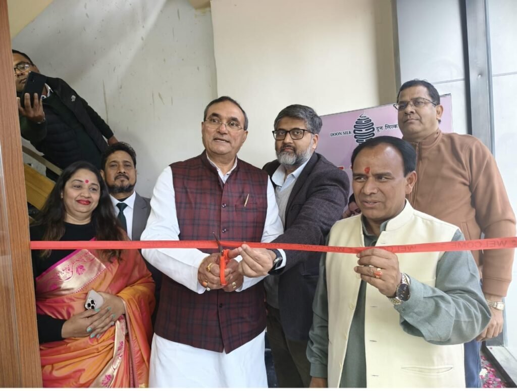 चार राज्यों के अध्ययन भ्रमण पर जाएंगे रेशम बुनकर