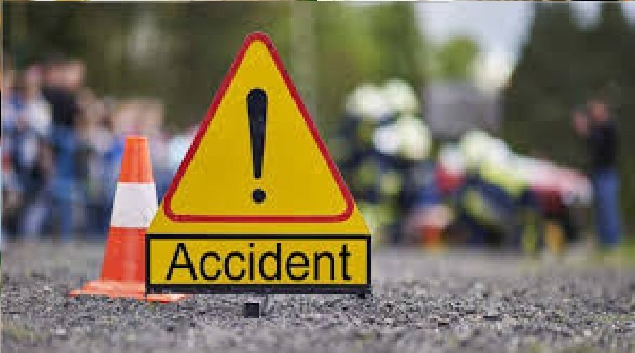 Haridwar Road Accident : दर्दनाक हादसा, सड़क किनारे खड़ी ट्रैक्टर-ट्रॉली से टकराई स्कूटी, दादा-दादी और 5 साल की पोती की मौत